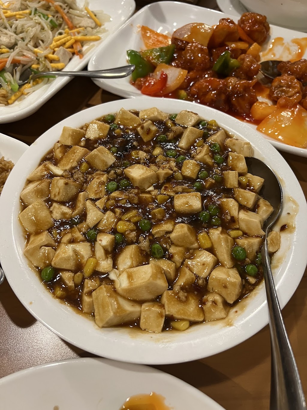 Golden Dragon Palace | 7000 McLeod Rd Suite 8, Niagara Falls, ON L2G 7K3, Canada | Phone: (905) 356-8668