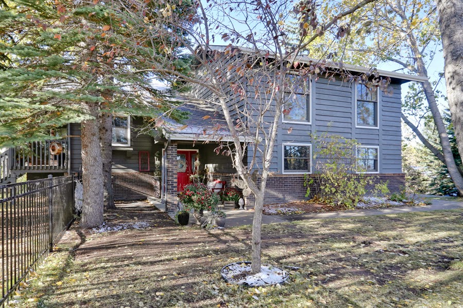 Barb Bamber Realty | 1612 17 Ave SW, Calgary, AB T2T 0E3, Canada | Phone: (403) 245-0773