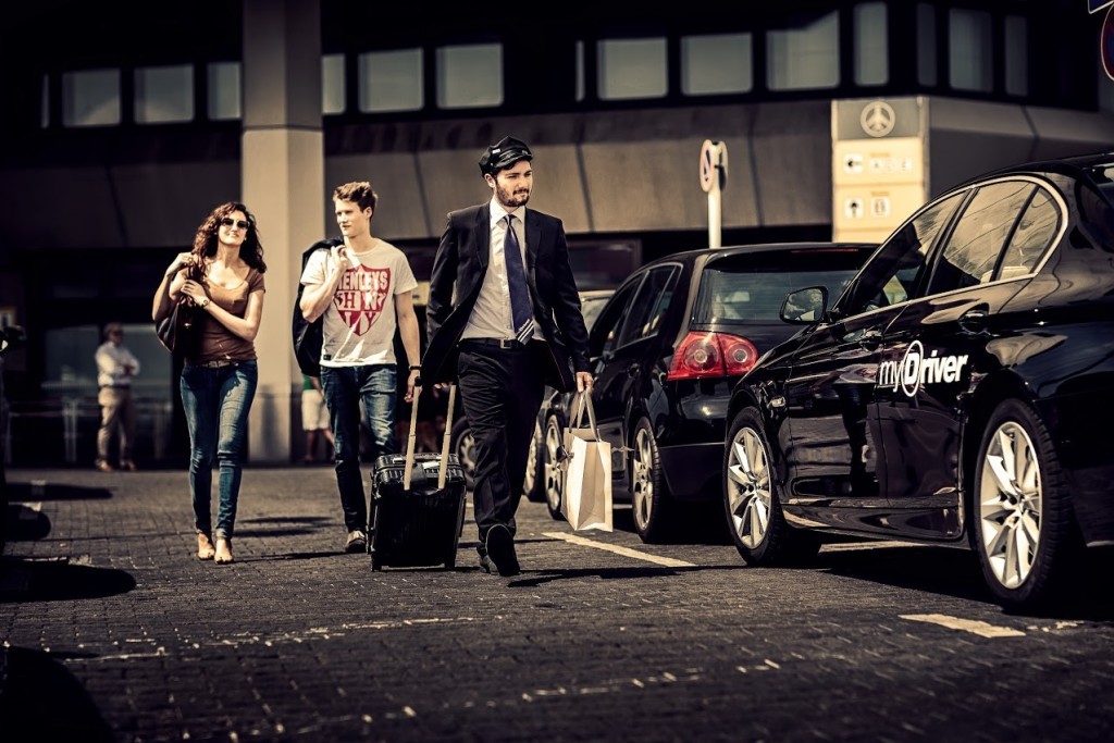 Airport Taxi Toronto - flat rates Airport Taxi | 310 Barons St, Woodbridge, ON L4H 3N5, Canada | Phone: (844) 999-0777