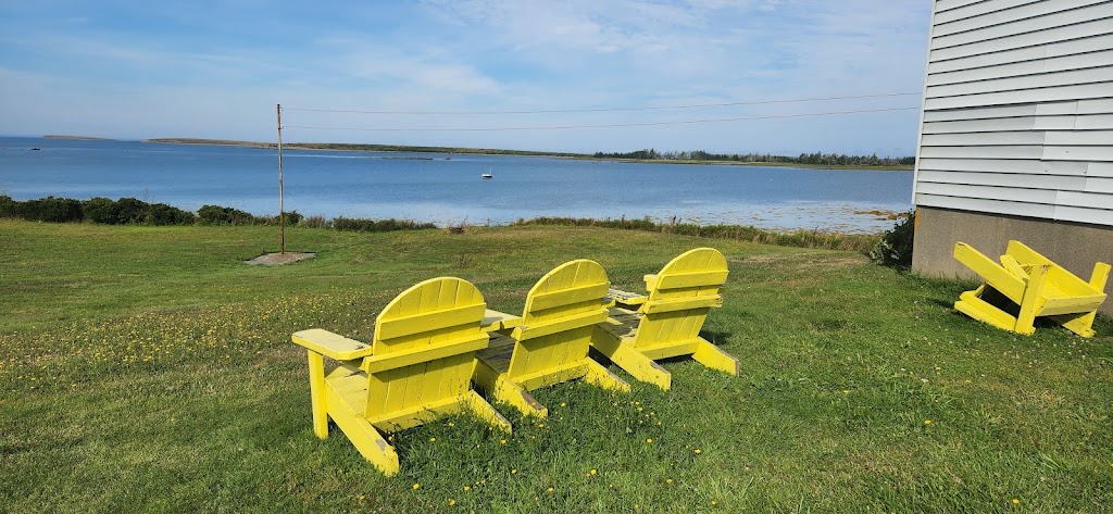 Argyle By The Sea Bed & Breakfast | 848 Argyle Sound Rd, West Pubnico, NS B0W 3S0, Canada | Phone: (902) 762-2759