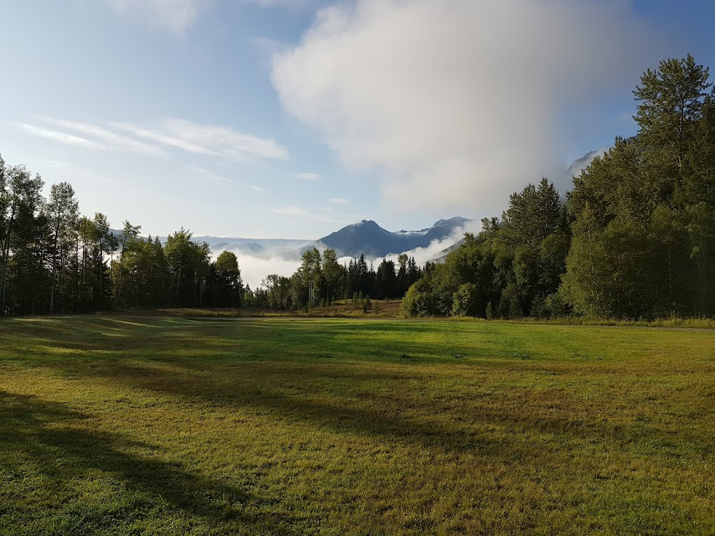 Birch Meadows Lodge B&B | 4485 BC-3, Fernie, BC V0B 1M1, Canada | Phone: (250) 423-4236