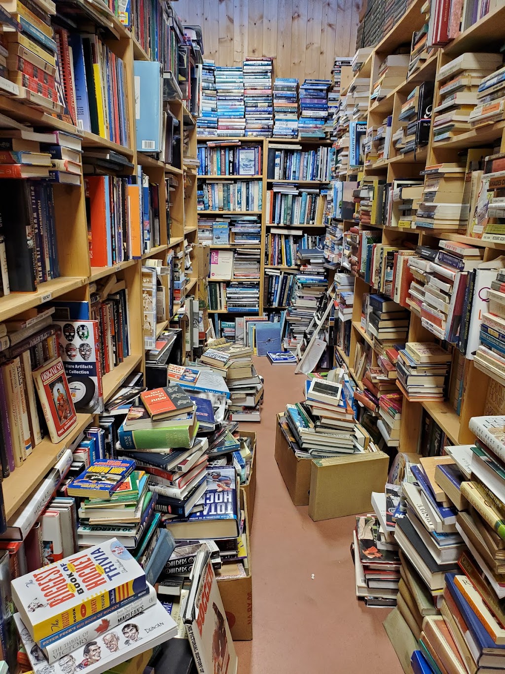 Cozy Corner Books | 2300 Alberni Hwy, Coombs, BC V0R 1M0, Canada | Phone: (250) 586-0222