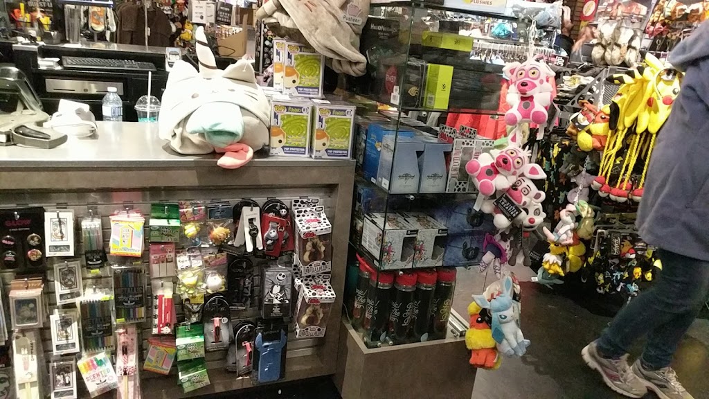 Hot Topic | First Level, 100 Anderson Rd SE Unit #7, Calgary, AB T2J 3V1, Canada | Phone: (403) 726-7811