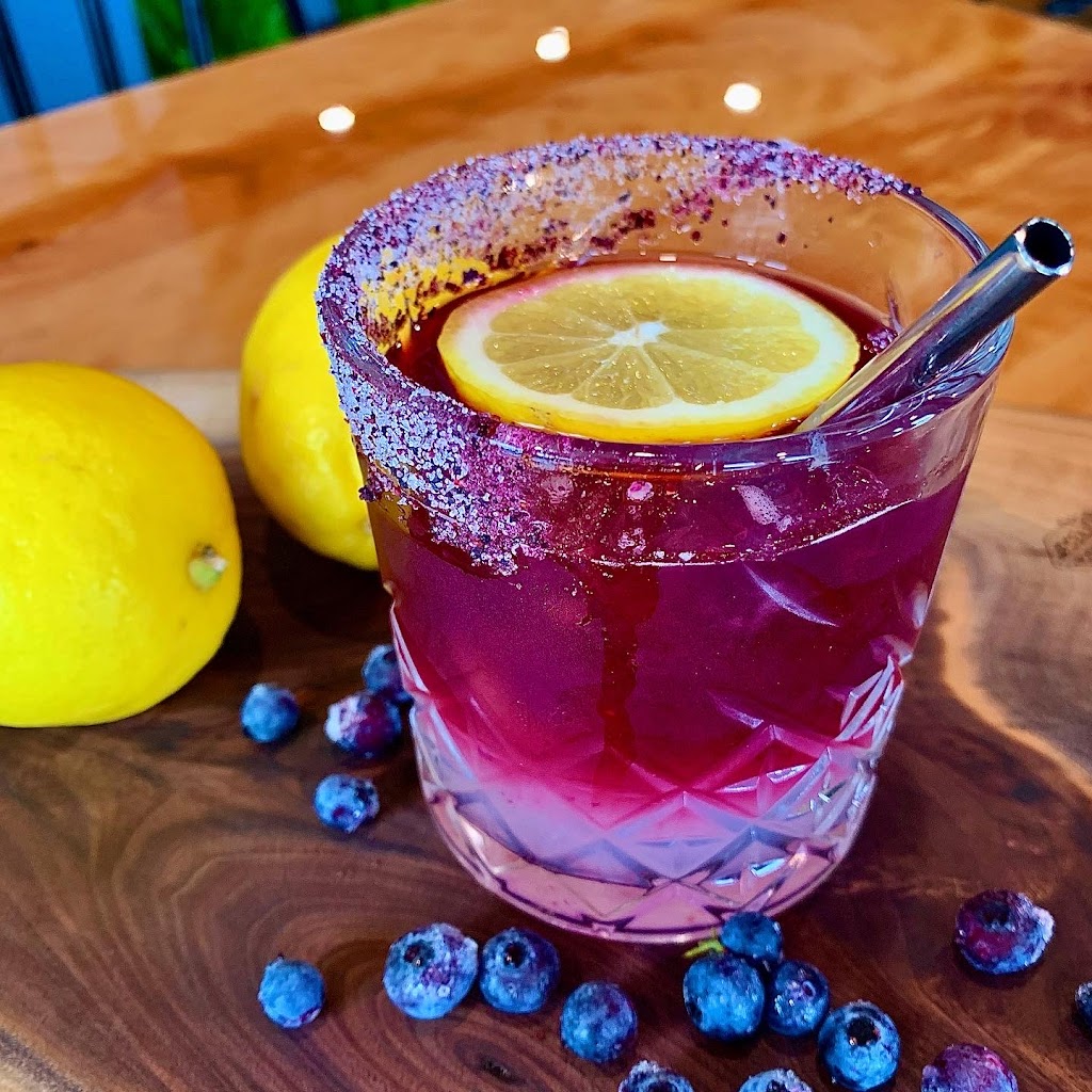 Old Mollys Bar | 14 Beach St, St. Martins, NB E5R 1C7, Canada | Phone: (506) 833-4485