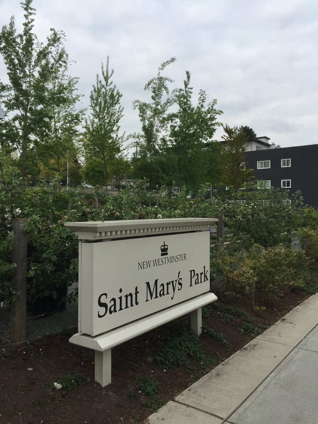 École Qayqayt Elementary | 85 Merivale St, New Westminster, BC V3L 0G2, Canada | Phone: (604) 517-6050