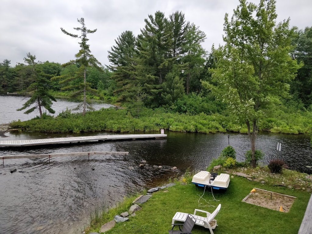 Tea Lake Cottages | 6892 Upper Big Chute Rd, Coldwater, ON L0K 1E0, Canada | Phone: (705) 906-9390