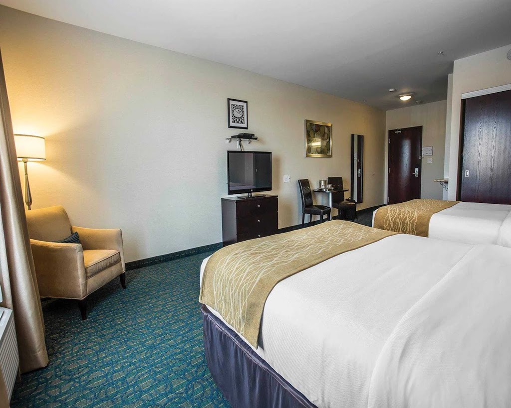 Comfort Hotel Bayers Lake | 88 Chain Lake Dr, Halifax, NS B3S 1A2, Canada | Phone: (902) 405-4555