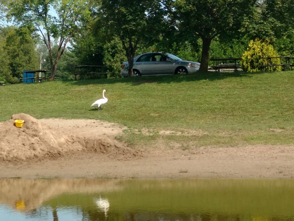 Hillside Lake Park | 673 Brant-Waterloo Rd, Ayr, ON N0B 1E0, Canada | Phone: (519) 632-7572