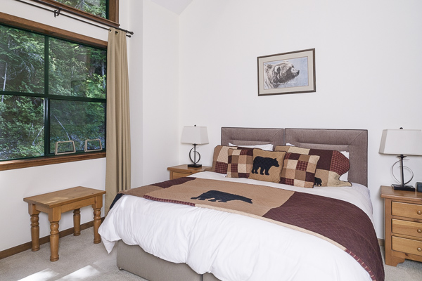 Holiday Whistler Accommodations Inc | Fitzsimmons Rd N, Whistler, BC V0N 1B7, Canada | Phone: (604) 932-2038