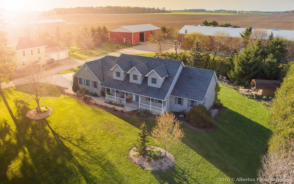 Zeelandia Bed & Breakfast | 405229 Beaconsfield Rd, Burgessville, ON N0J 1C0, Canada | Phone: (519) 424-9586