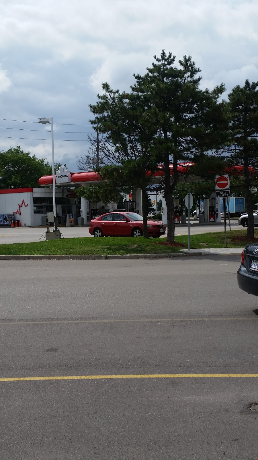 Petro-Canada | 524 Rexdale Blvd, Etobicoke, ON M9W 7J9, Canada | Phone: (416) 674-8619