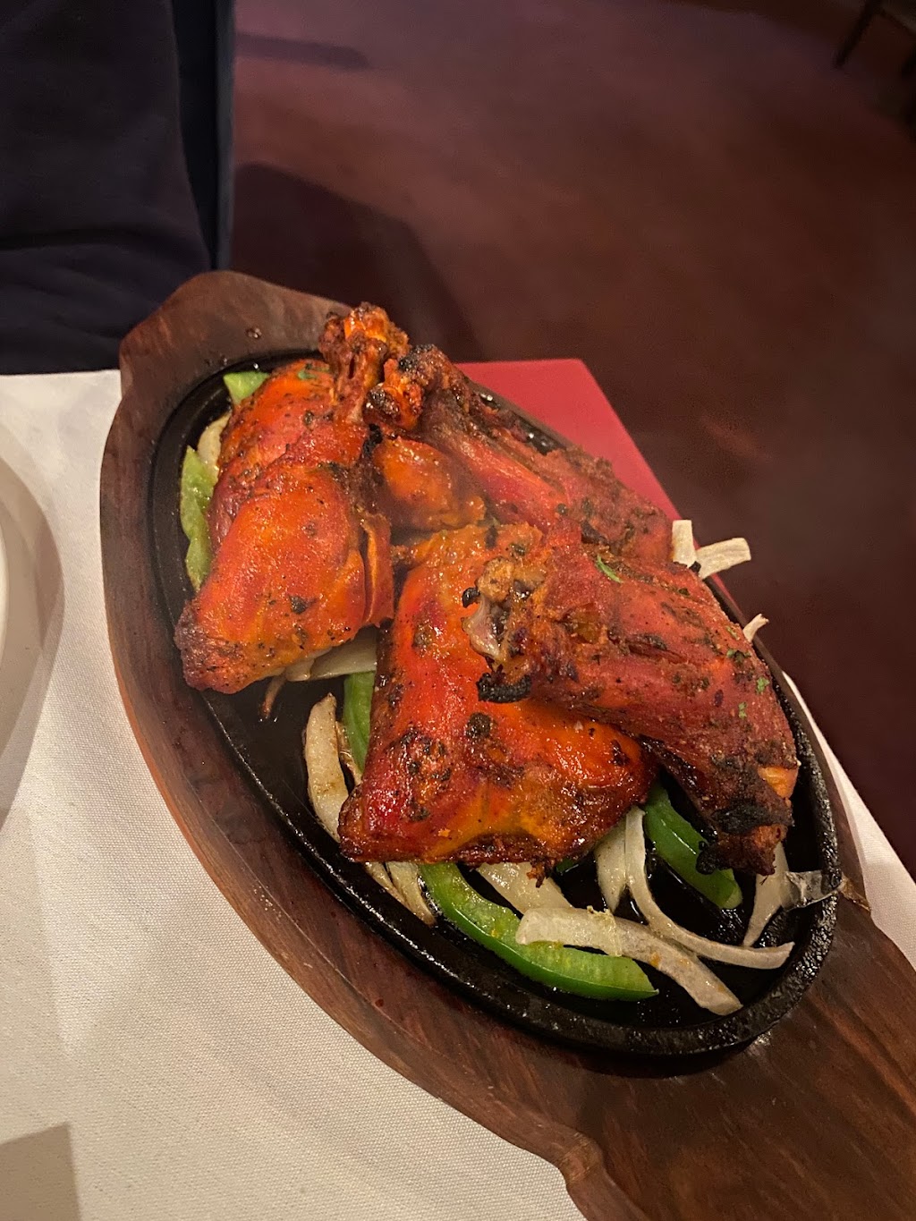 Lal Kella Tandoori | 90 Bd Saint-Jean-Baptiste, Châteauguay, QC J6K 3A6, Canada | Phone: (450) 692-1999