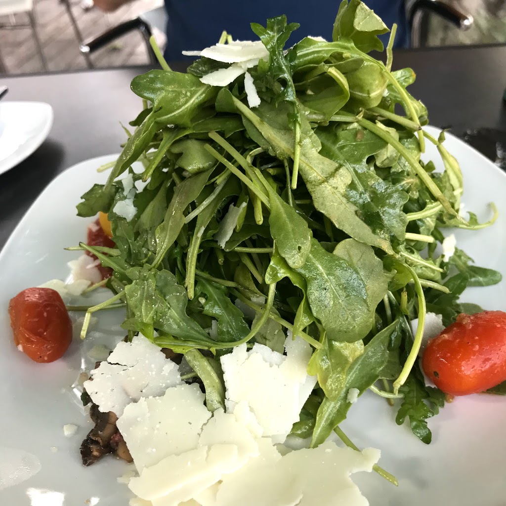 Pizzeria Oro Di Napoli | 2312 Lake Shore Blvd W, Etobicoke, ON M8V 1B5, Canada | Phone: (416) 316-0606