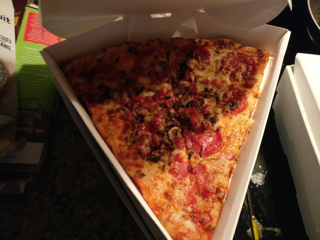 Davenport Pizza | 615 Davenport Rd, Waterloo, ON N2V 2G2, Canada | Phone: (519) 725-4404
