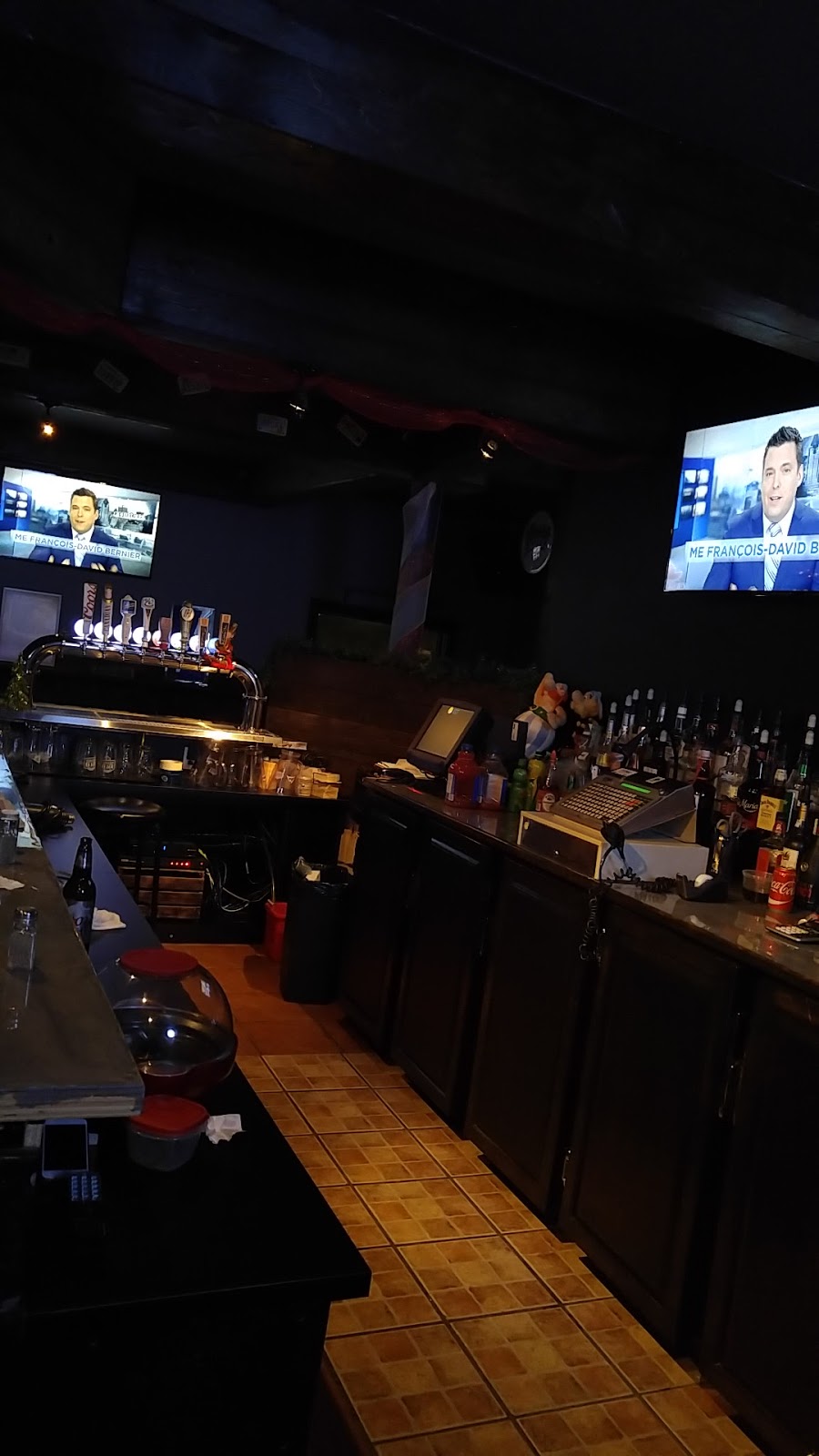 Bar Le Gaulois | 1131 Rue Notre Dame O, Victoriaville, QC G6P 7L1, Canada | Phone: (819) 751-1011