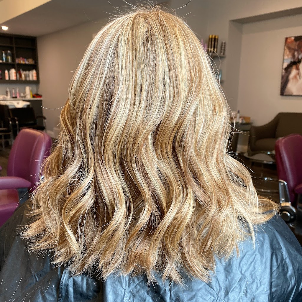 Blondestruck Beauty | 2022 Main St N, Jarvis, ON N0A 1J0, Canada | Phone: (289) 440-1915