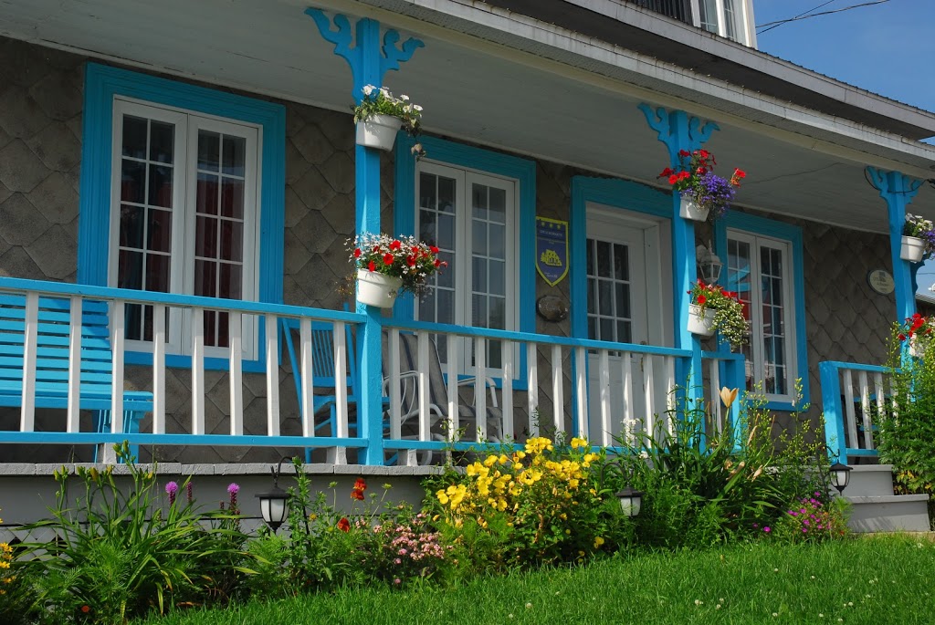 Maison de campagne le Nichouette | 2283 Route du Fleuve, Les Éboulements, QC G0A 2M0, Canada | Phone: (418) 635-2458