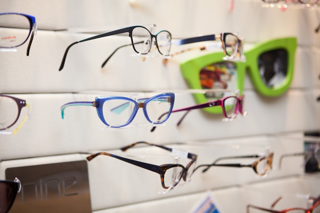 Burlington Eyecare | 3235 Fairview St Unit 7, Burlington, ON L7N 3L1, Canada | Phone: (905) 639-9595