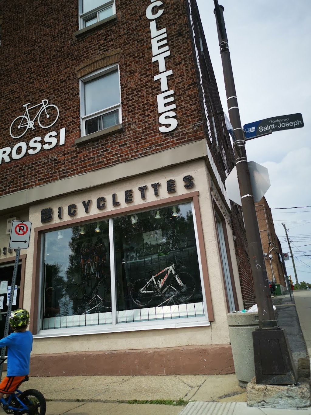 Rossi bikes & ski | 2500 Bd Saint-Joseph, Montréal, QC H8S 2N9, Canada | Phone: (514) 634-1611