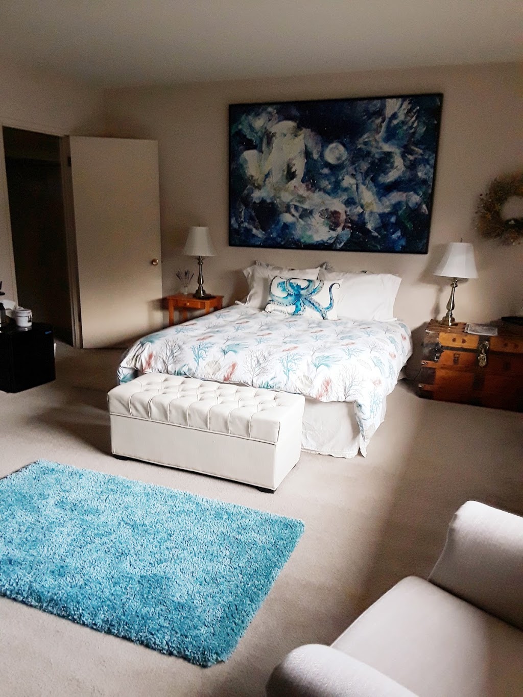 Charter Boat Bed and Breakfast | 2642, 2715 King St, Bellingham, WA 98225, USA | Phone: (206) 354-5634