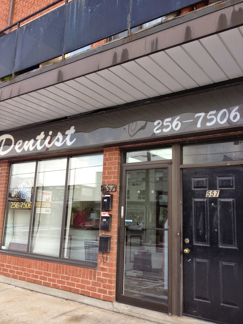 Dr. Zaric Dental Office | 557 Marlee Ave, North York, ON M6B 3J6, Canada | Phone: (416) 256-7506