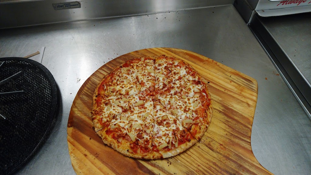Guelphs Finest Pizza and Wings | 672 Woolwich St, Guelph, ON N1H 3Z1, Canada | Phone: (519) 829-4121