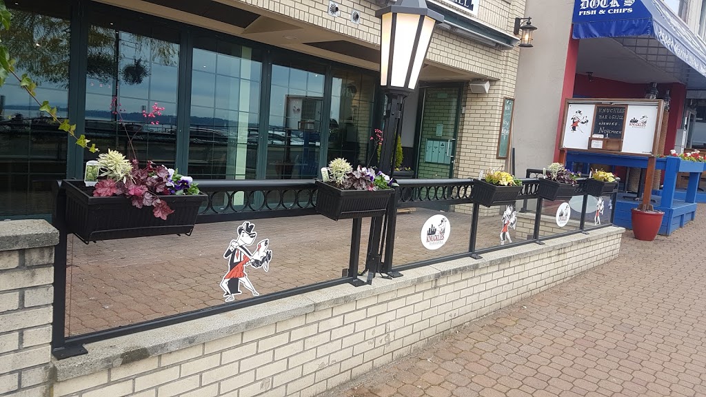 Knuckles Bar & Grill | 15057 Marine Dr #100, White Rock, BC V4B 1C4, Canada | Phone: (604) 531-0646