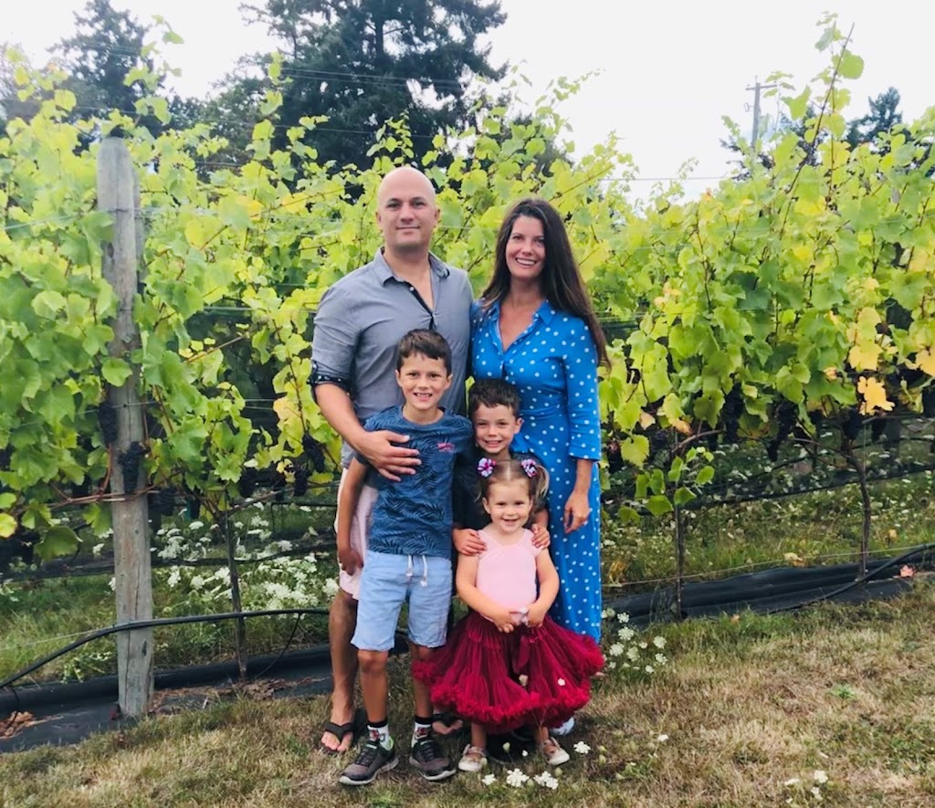 Invinity Sparkling Wine House | 10755 Madrona Dr, North Saanich, BC V8L 5M7, Canada | Phone: (250) 532-0123