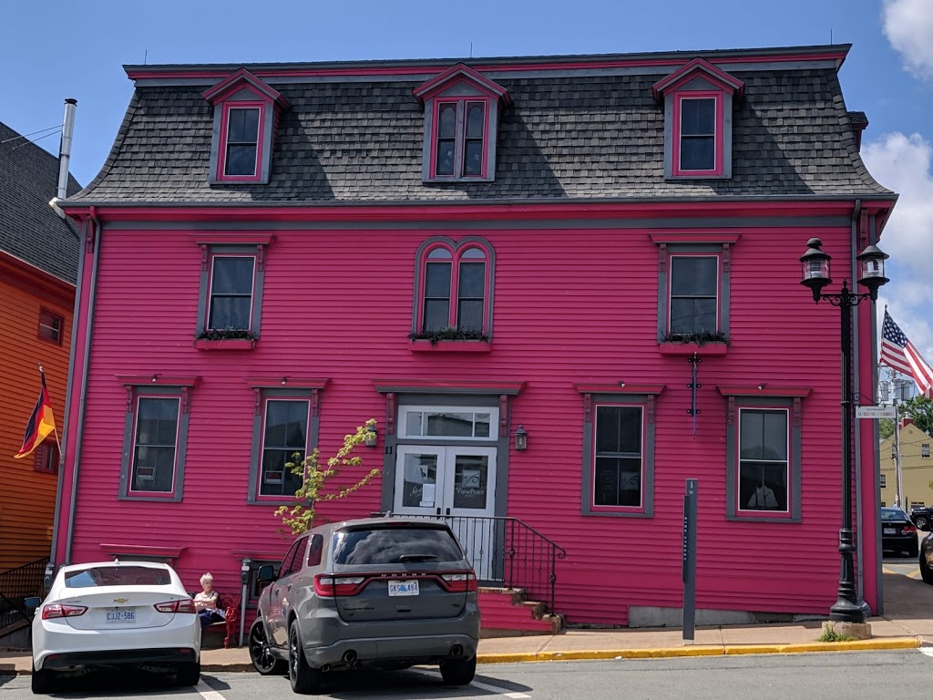 The Dockside | 84 Montague St, Lunenburg, NS B0J 2C0, Canada | Phone: (902) 634-3005