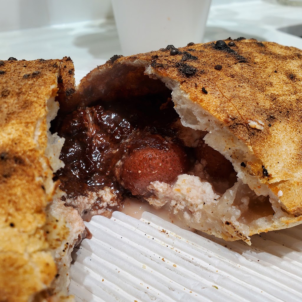 Forno Pizzeria | Canada, Ontario, Oakville, River Glen Blvd, CA ON邮政编码: L6H 6X6 | Phone: (365) 726-7747