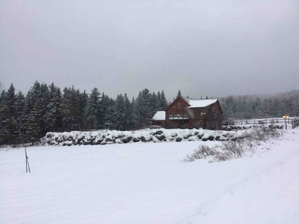 Chalet Domaine de la grande-Ourse | Notre-Dame-des-Bois, QC J0B 2E0, Canada | Phone: (418) 264-3799