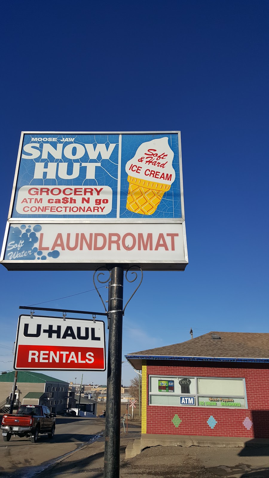 Snow Hut | 105 Home St E, Moose Jaw, SK S6H 4S2, Canada | Phone: (306) 692-1630