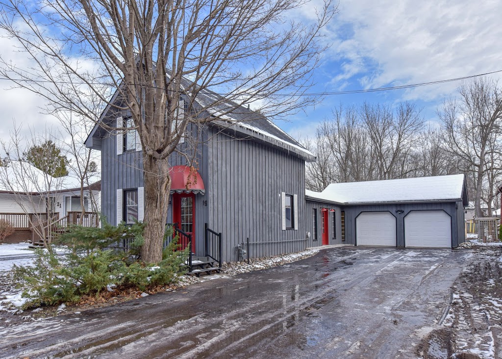 Judy Larmand, Sales Representative, Royal LePage In Touch Realty | 23 Coldwater Rd, Coldwater, ON L0K 1E0, Canada | Phone: (705) 627-8895
