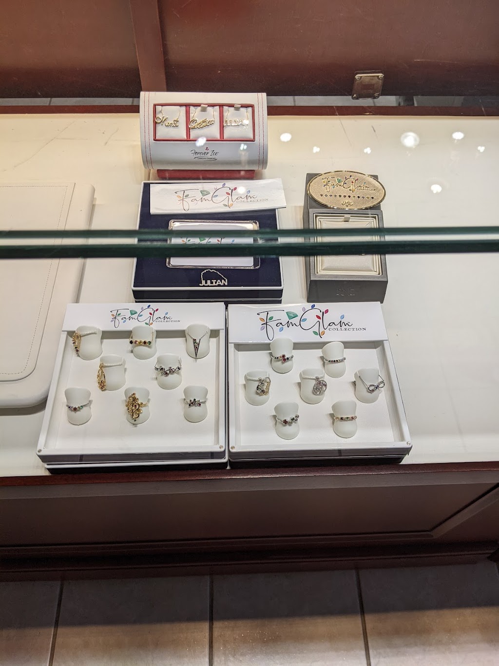 Le`s Jewellery | 2446 Bank St, Ottawa, ON K1V 1A4, Canada | Phone: (613) 733-3888