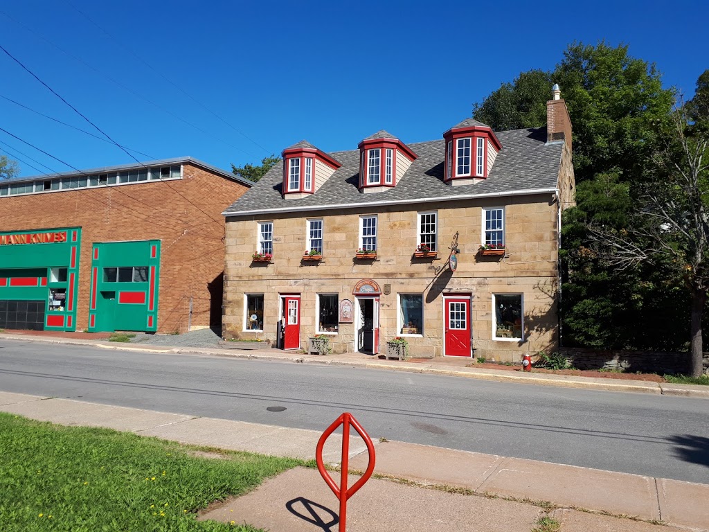 Water Street Studio Co Operative | 110 Water St, Pictou, NS B0K 1H0, Canada | Phone: (902) 485-8398