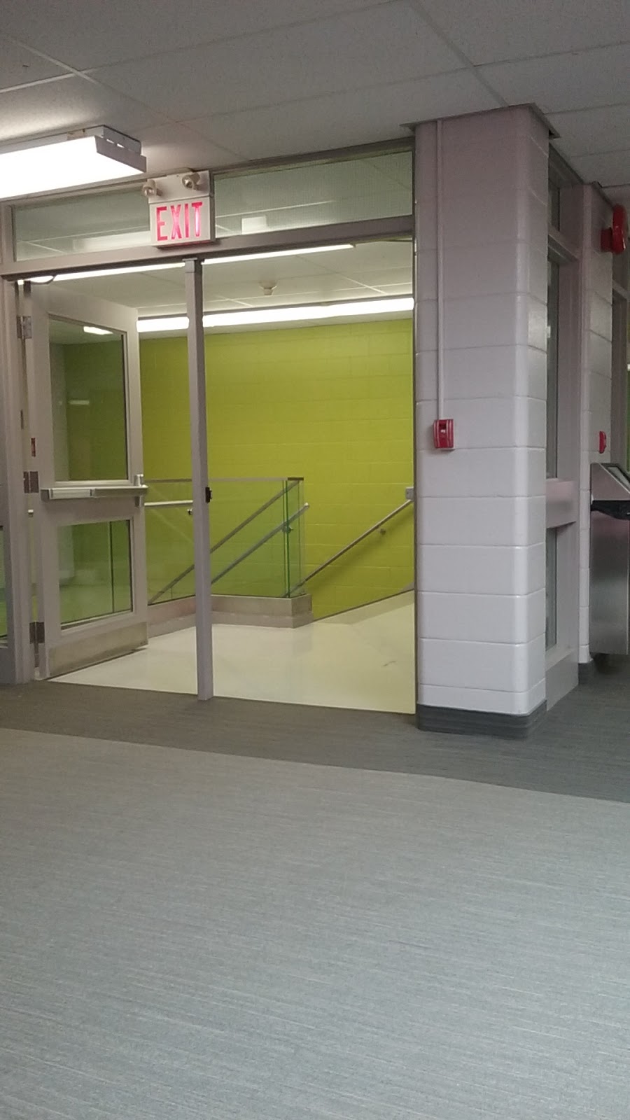 Hamilton District Christian High | 92 Glancaster Rd, Ancaster, ON L9G 3K9, Canada | Phone: (905) 648-6655