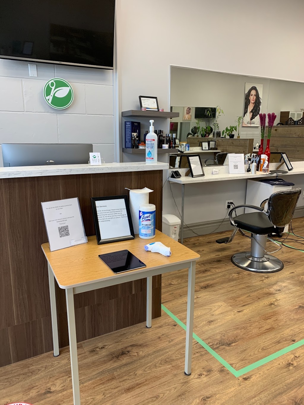 First Stop Hair Salon | 117 Cross Ave, Oakville, ON L6J 2W7, Canada | Phone: (905) 844-8772