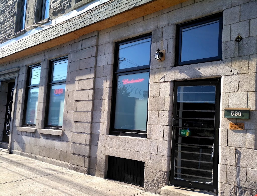 Bar Liqueur | 580 Rue Notre Dame, Lachine, QC H8S 2B2, Canada | Phone: (514) 637-5806