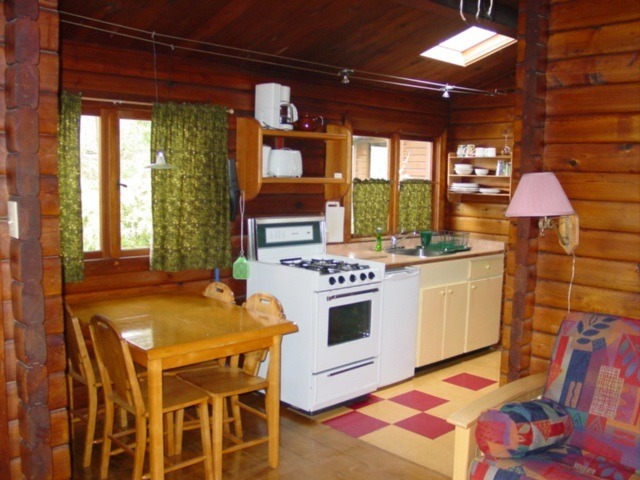 lakeside gardens resort | 1450 N End Rd, Salt Spring Island, BC V8K 1M1, Canada | Phone: (250) 537-5773