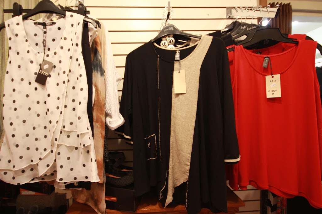Portside Boutique | 312 St Lawrence St, Merrickville, ON K0G 1N0, Canada | Phone: (613) 269-4141