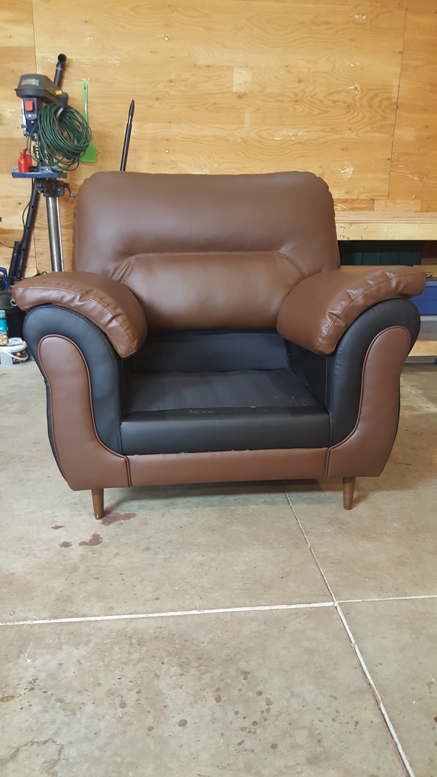 All About Upholstery | 1050 Hanson Crescent, London, ON N6G 0B9, Canada | Phone: (519) 872-6472