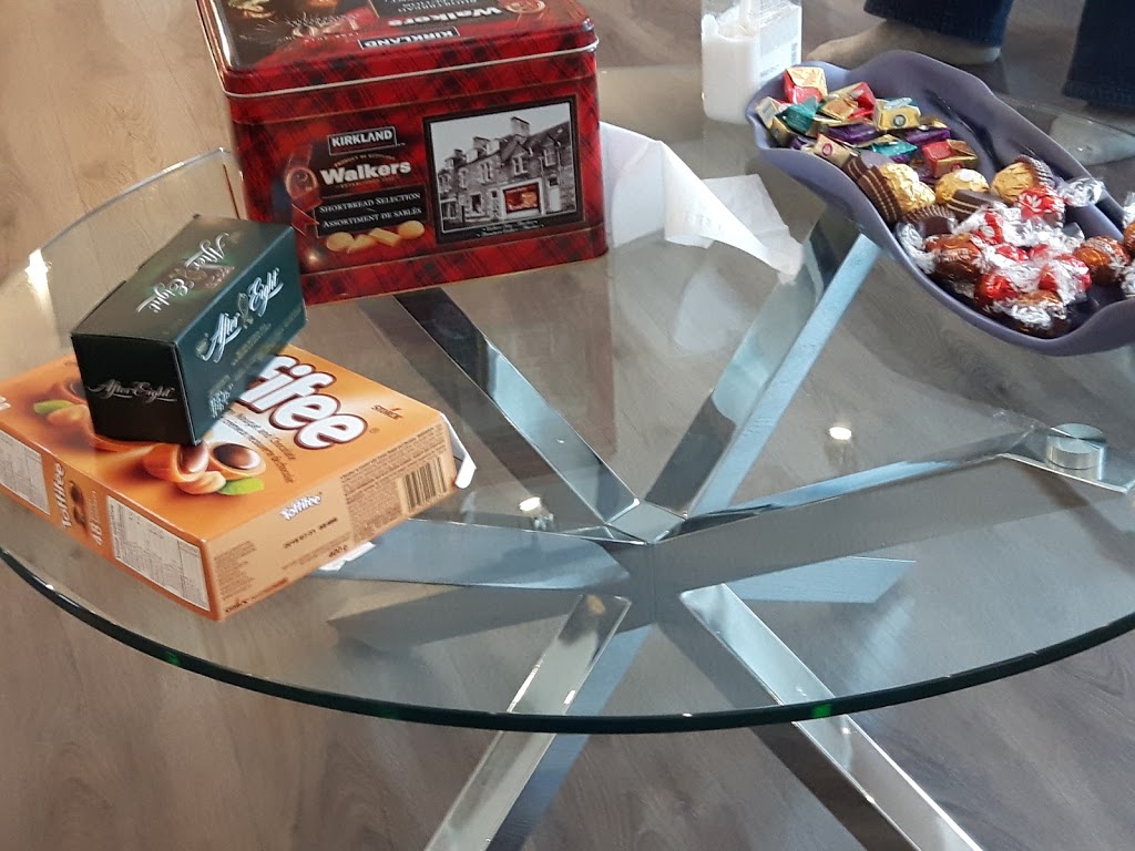 Victors | 715 Queenston Street, Winnipeg, MB R3N 0X8, Canada | Phone: (204) 453-4247