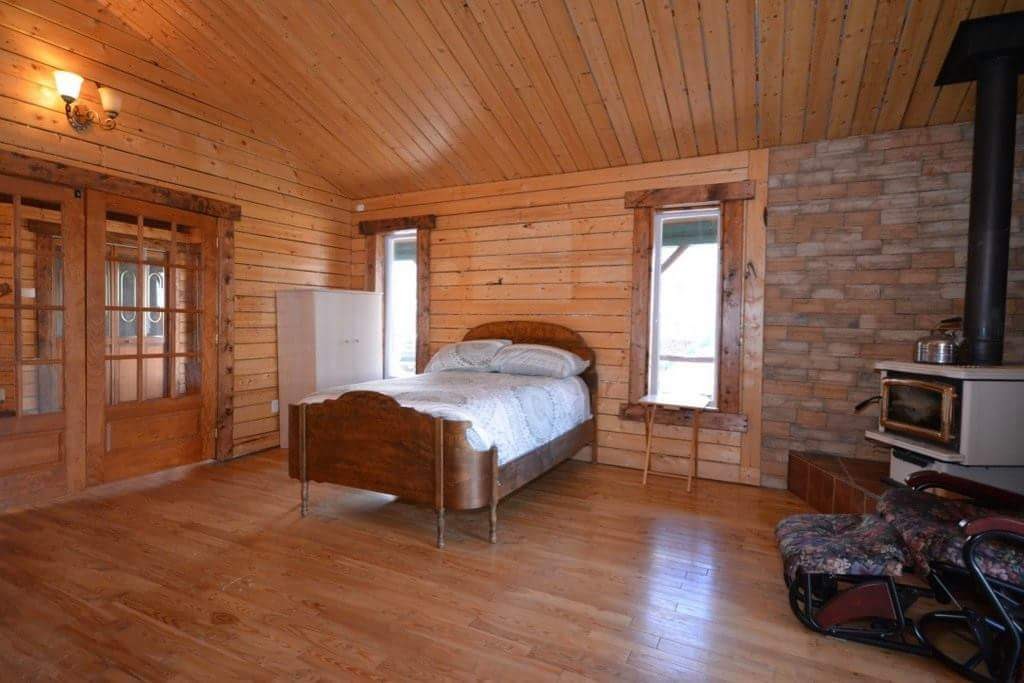 Chalet Oasis Boisée | 575 Rang Saint-Henri, Saint-Benoît-Labre, QC G0M 1P0, Canada | Phone: (418) 221-6092