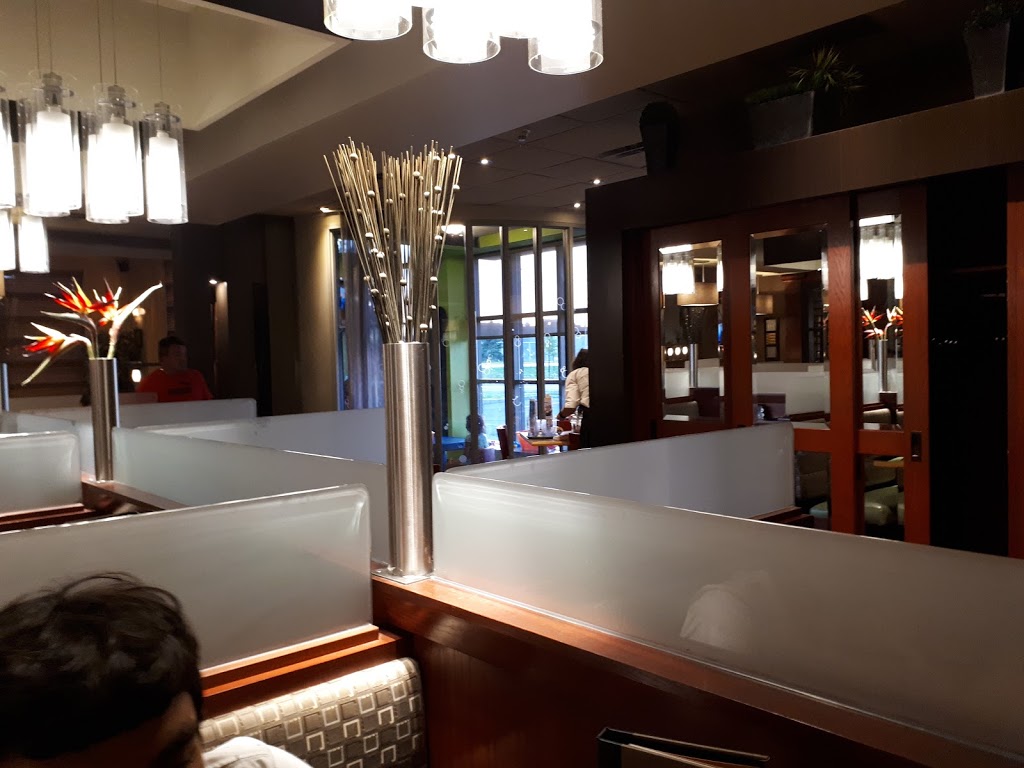 Rôtisserie St-Hubert | 435 Boulevard Harwood, Vaudreuil-Dorion, QC J7V 7W1, Canada | Phone: (514) 385-5555