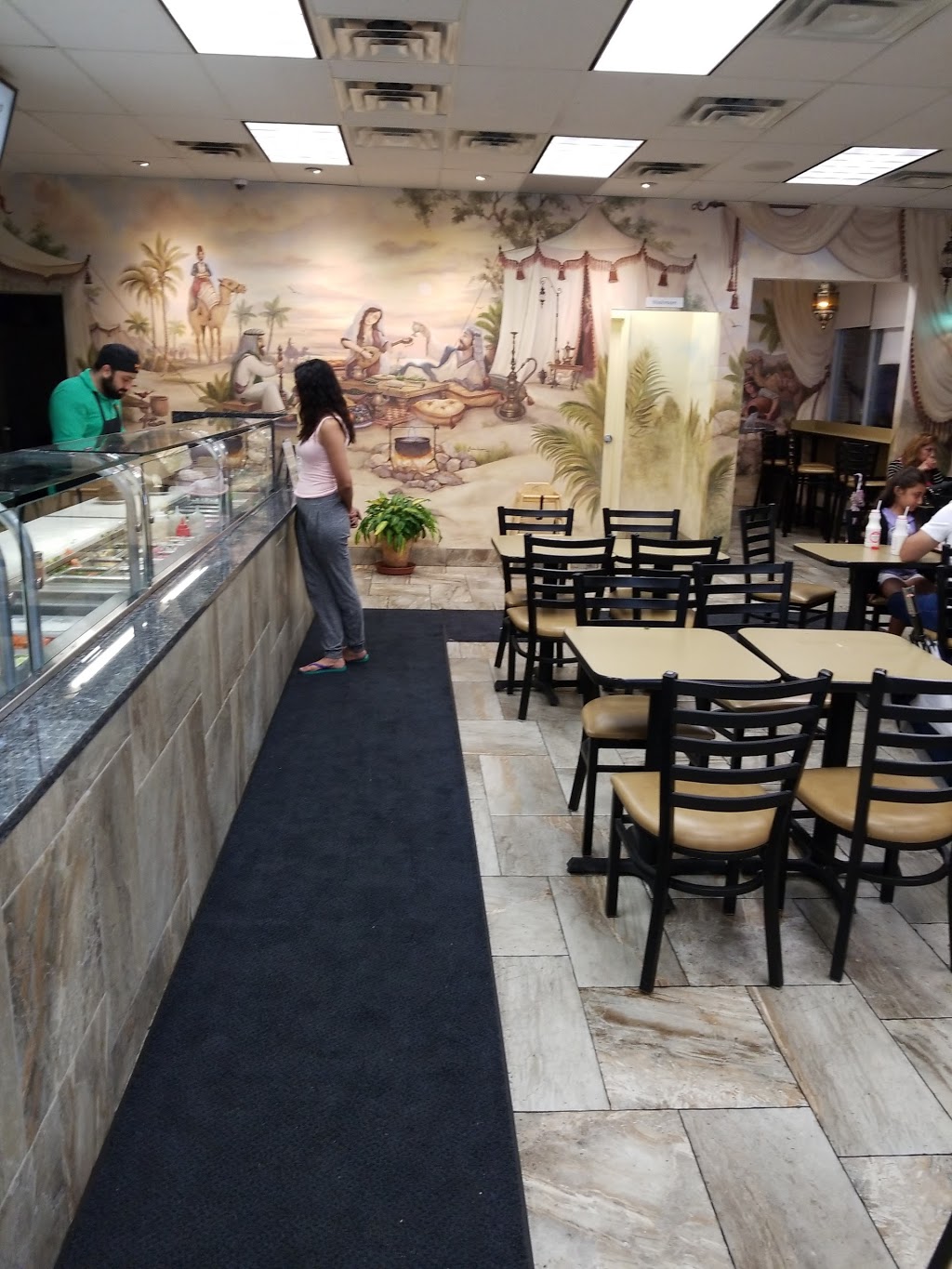 Hamoudis Shawarma | 3392 Dougall Ave, Windsor, ON N9E 1S6, Canada | Phone: (519) 250-0888