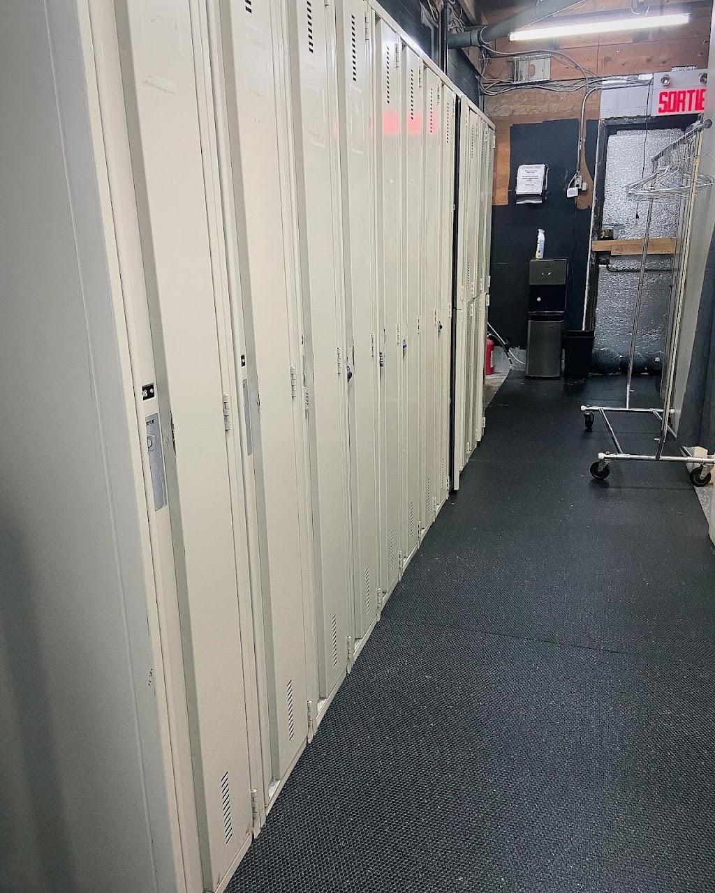 24HRCOMMERCIAL INC. | 9576 Rue St-Hubert, Montréal, QC H2M 1Z2, Canada | Phone: (438) 806-1923