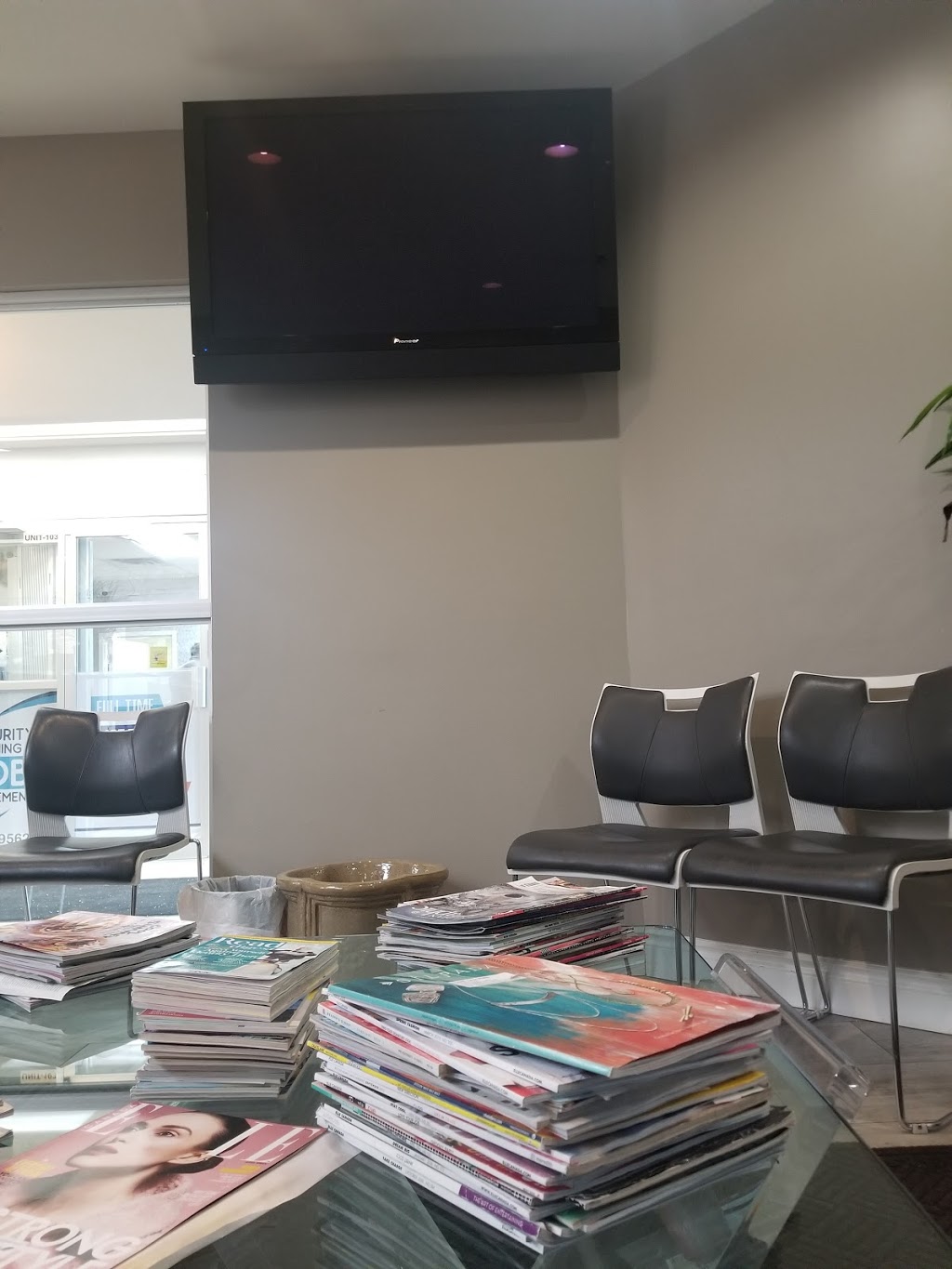 Sax Lawrence Dr | 7330 Goreway Drive, Mississauga, ON L4T 4J2, Canada | Phone: (905) 677-7700