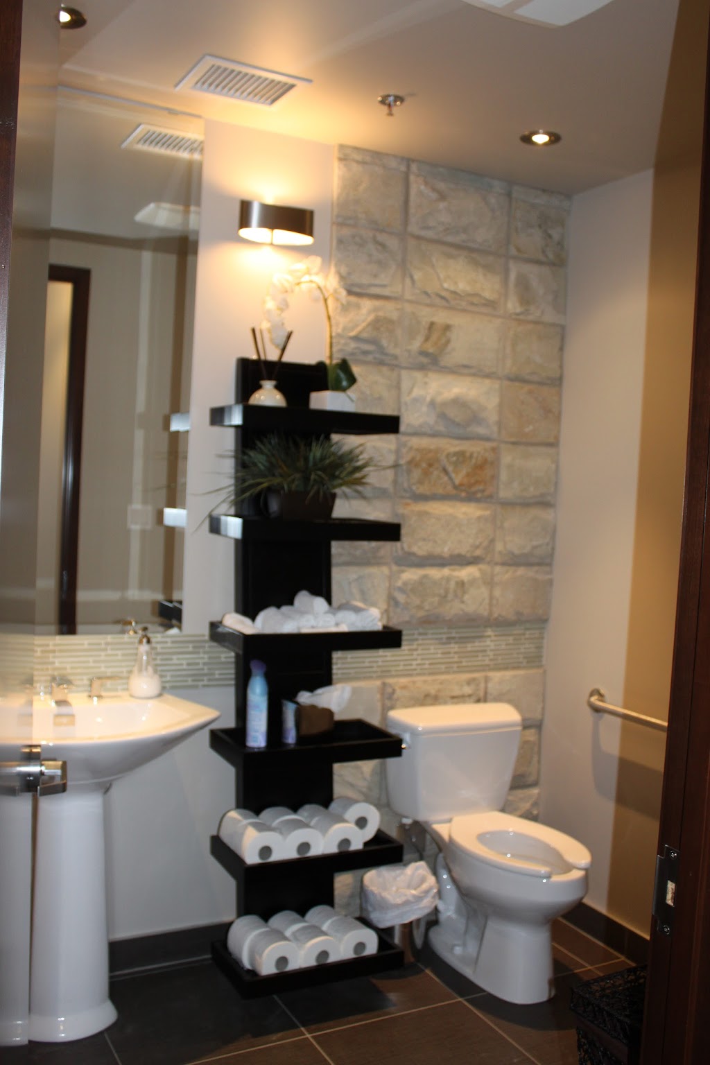 Apollonia Dental Clinic | 1936 38 Ave NW, Edmonton, AB T6T 0B9, Canada | Phone: (780) 432-5842