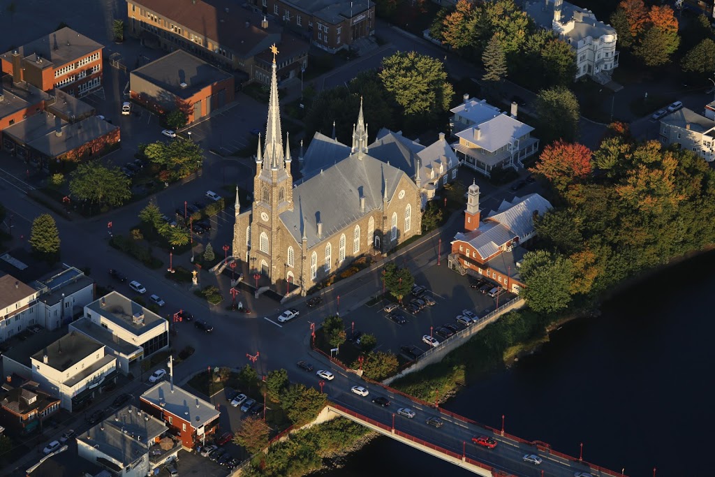 Presbytere De Ste Marie | 62 Rue Notre Dame S, Sainte-Marie, QC G6E 4A2, Canada | Phone: (418) 387-5467