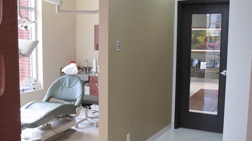 Coliseum Dental Centre | 3098 Carling Ave, Nepean, ON K2B 7K2, Canada | Phone: (613) 829-4636